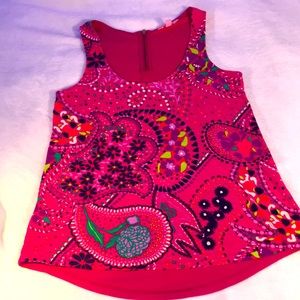 Adorable Lilly Pulitzer floral patterned top